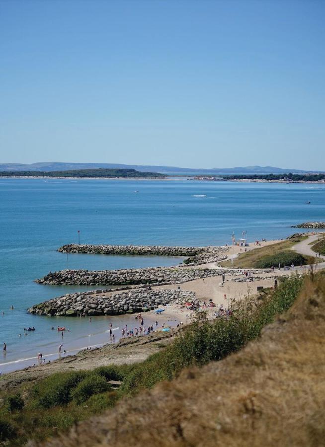 Bertie-By-The-Sea At Hoburne Naish Hotel Highcliffe Buitenkant foto