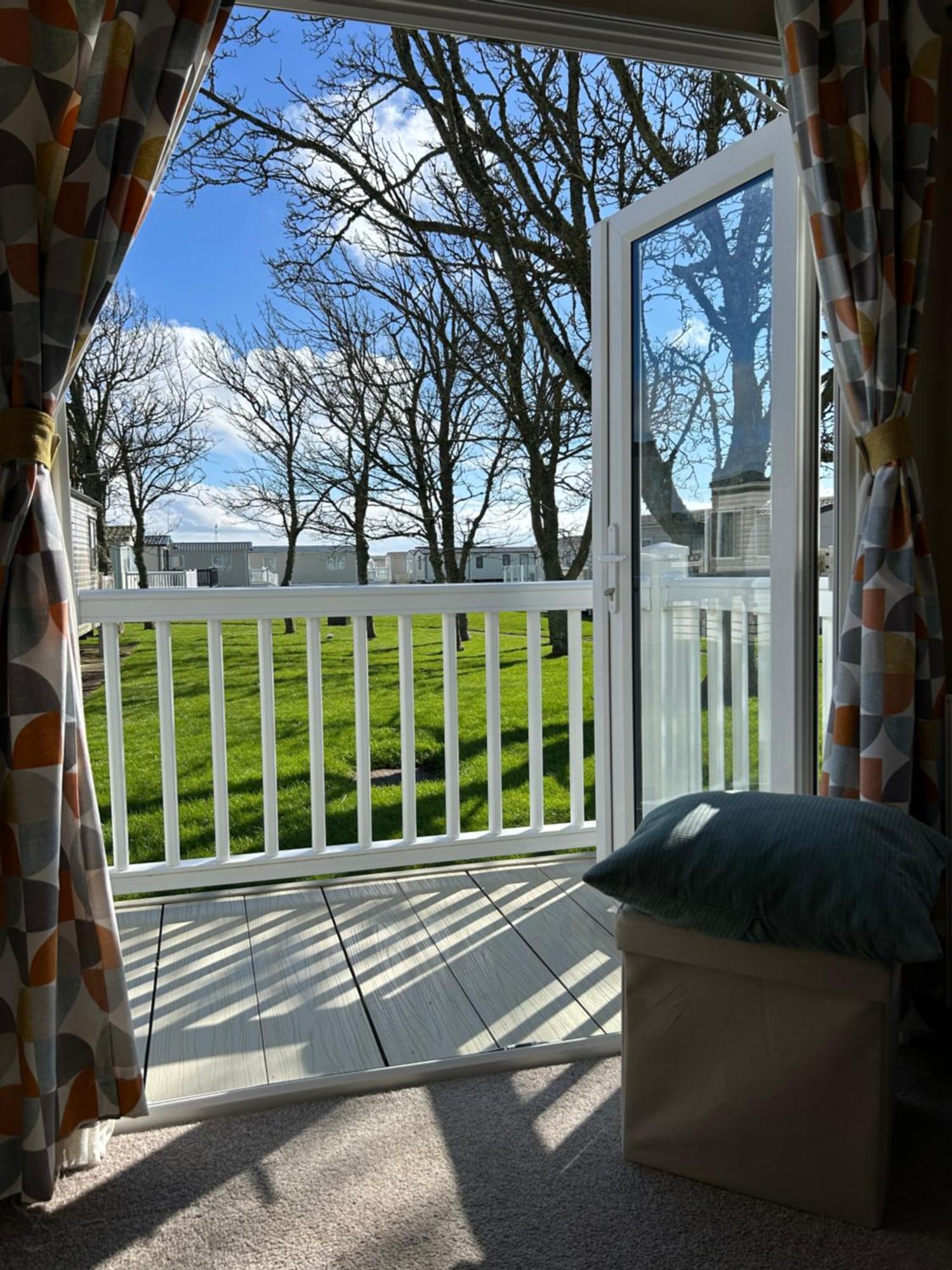 Bertie-By-The-Sea At Hoburne Naish Hotel Highcliffe Buitenkant foto