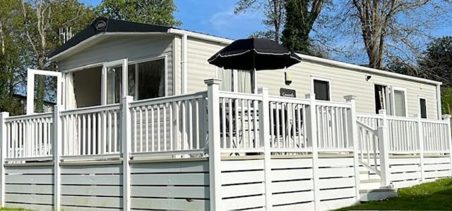Bertie-By-The-Sea At Hoburne Naish Hotel Highcliffe Buitenkant foto